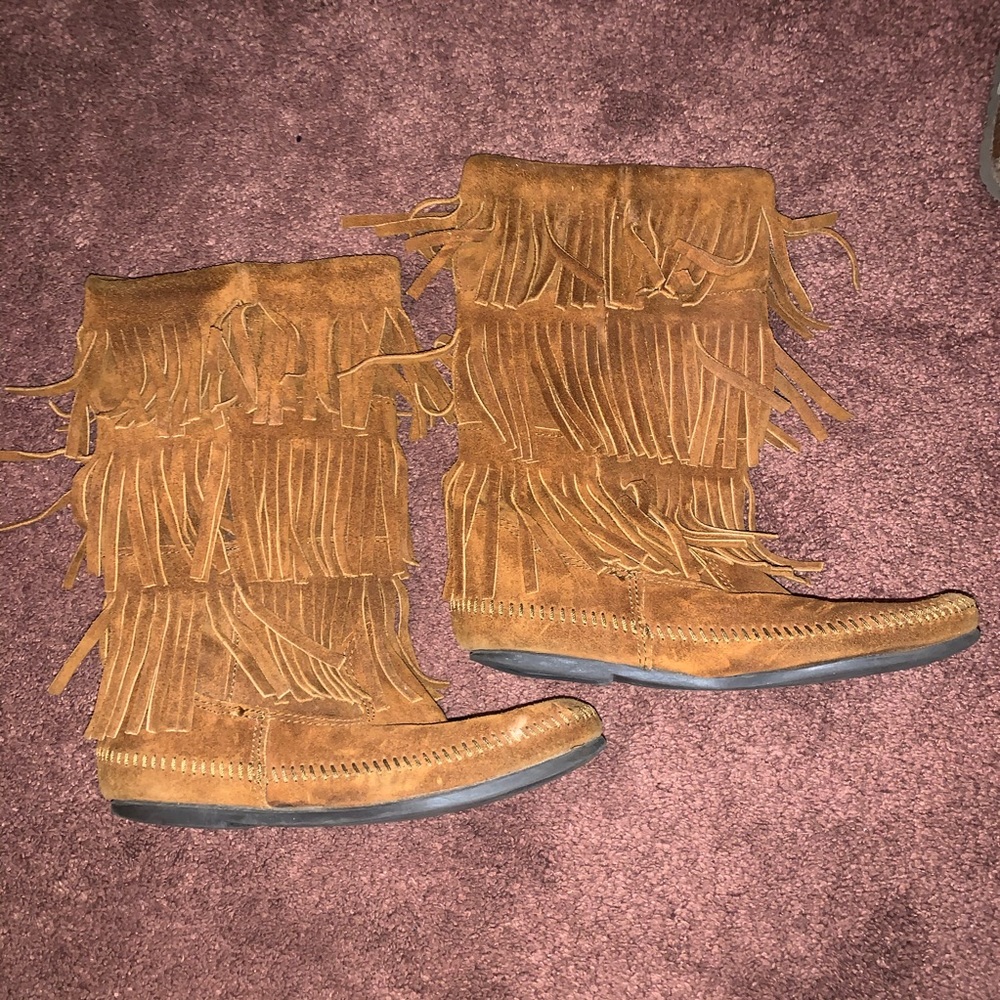 Minnetonka fringe boots